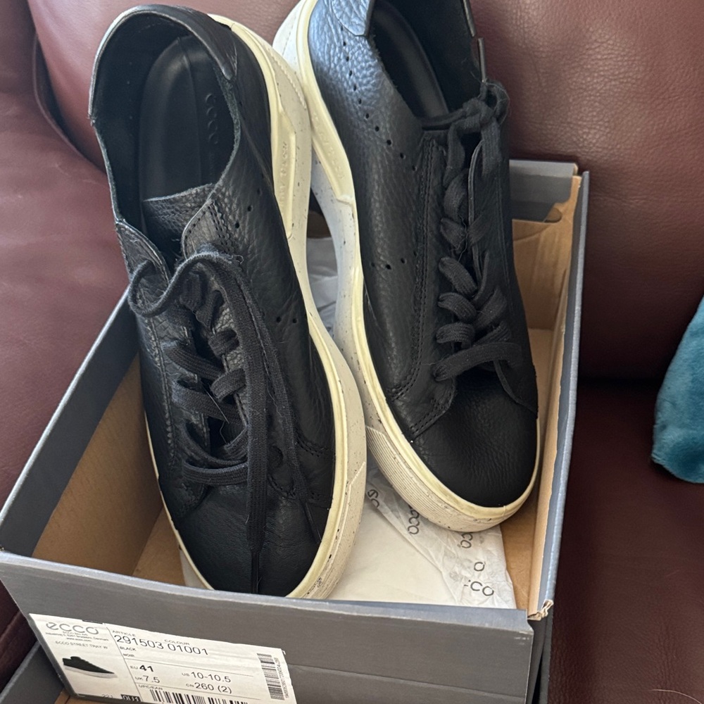 Ecco Women’s Black Leather Sneakers with Cream Sole